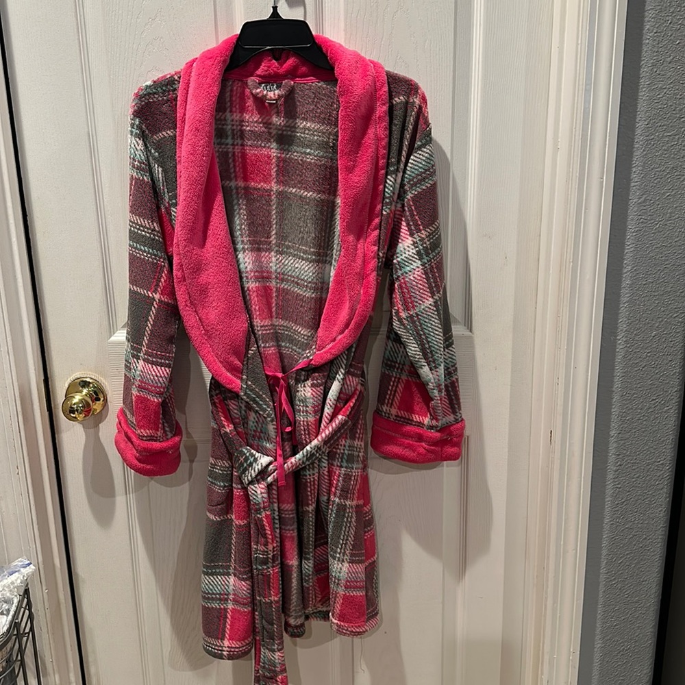 Ultra Pink Plaid Plush Soft Cozy Thigh Length Robe With Pockets S/M